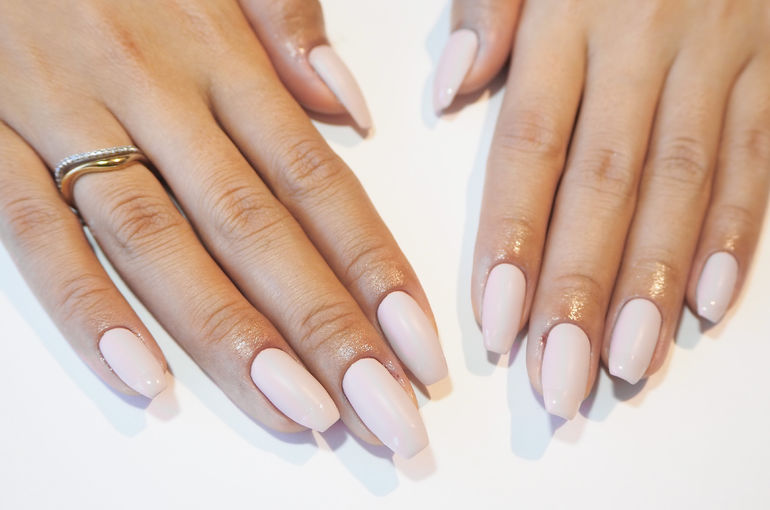 ピンクベージュネイル